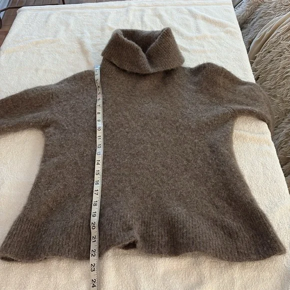 Rails Cashmere & silk blend beautiful sweater from Bloomingdale’s - Picture 10 of 11